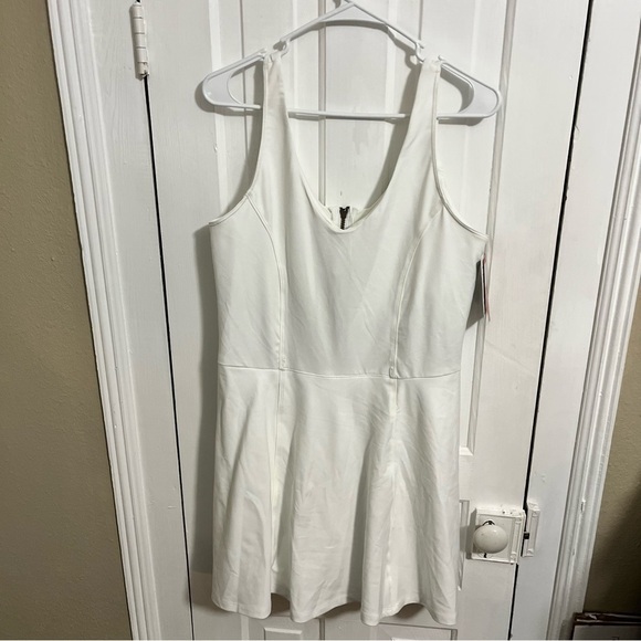 Athleta Play It Forward Mini Exercise Dress Solid White XL K2 - Picture 2 of 11